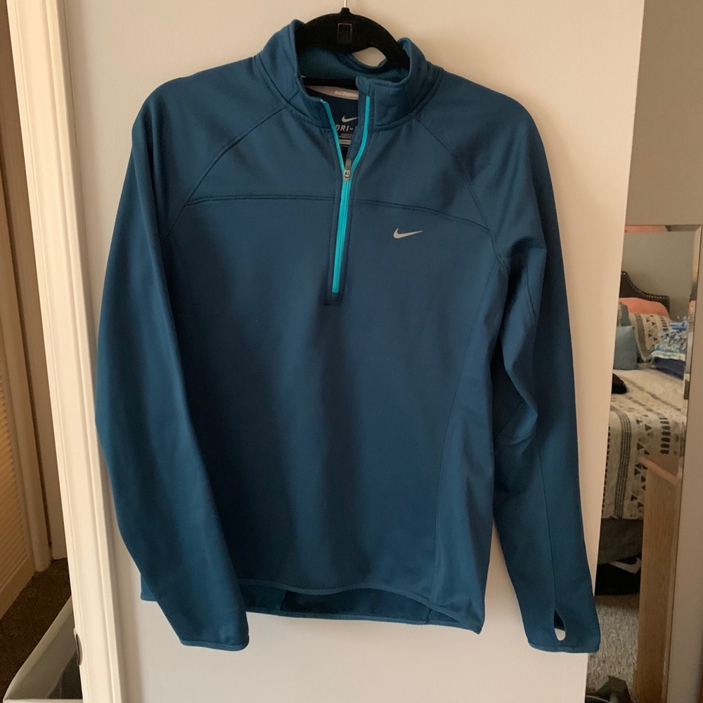 Women’s M Nike Drifit halfzip pullover